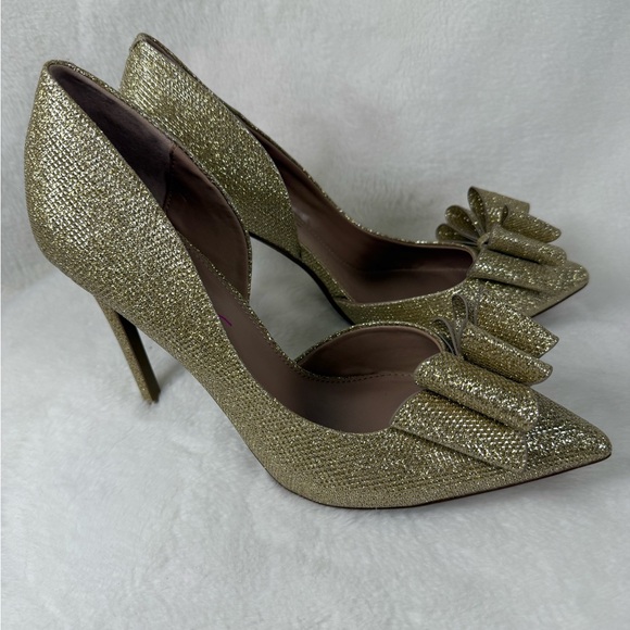 Betsey Johnson Gold Glitter Bow Heels Size 7.5 NWOT - Picture 1 of 9
